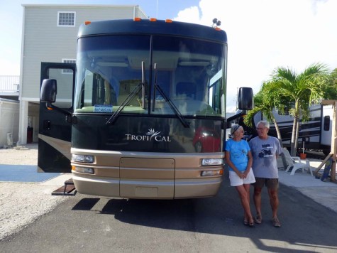 b Sue and Mac w Motorhome