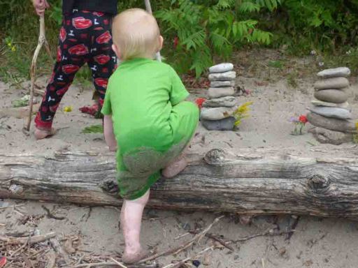 b Cam with Sandy Butt