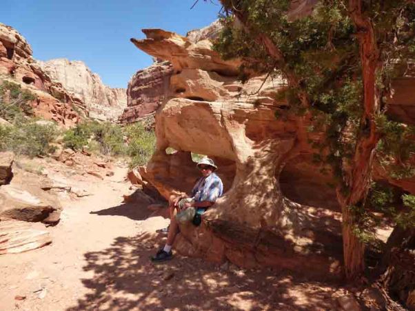 b Andy Sitting in Rock