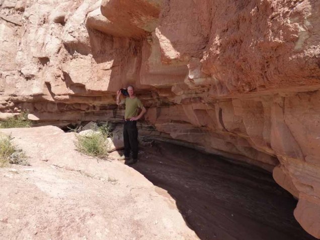 b Christopher Under Wash Overhang