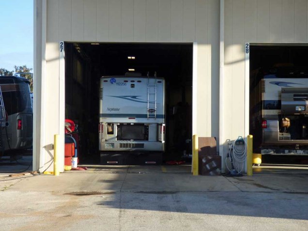 b03 Sao in Oil Change Bay