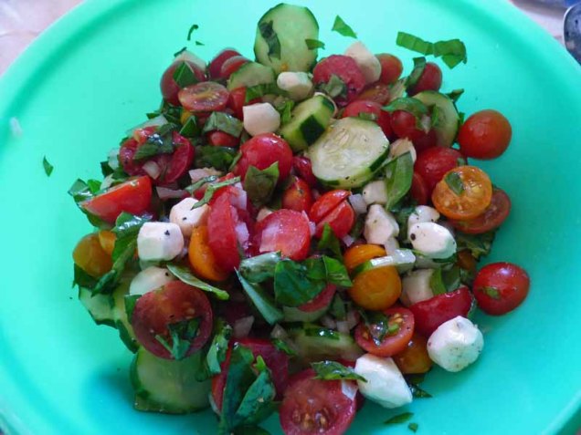 b Tomato Salad