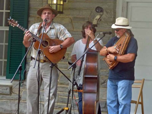 b06-dale-jett-and-hello-stranger