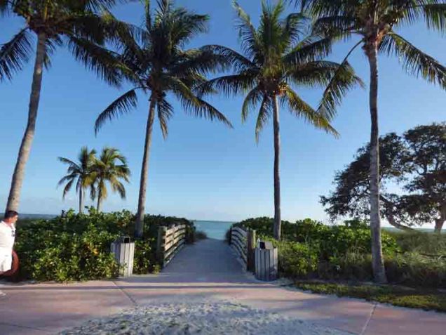 b-beach-entrance-sombrero-beach