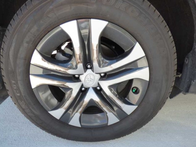 b-rav4-wheel